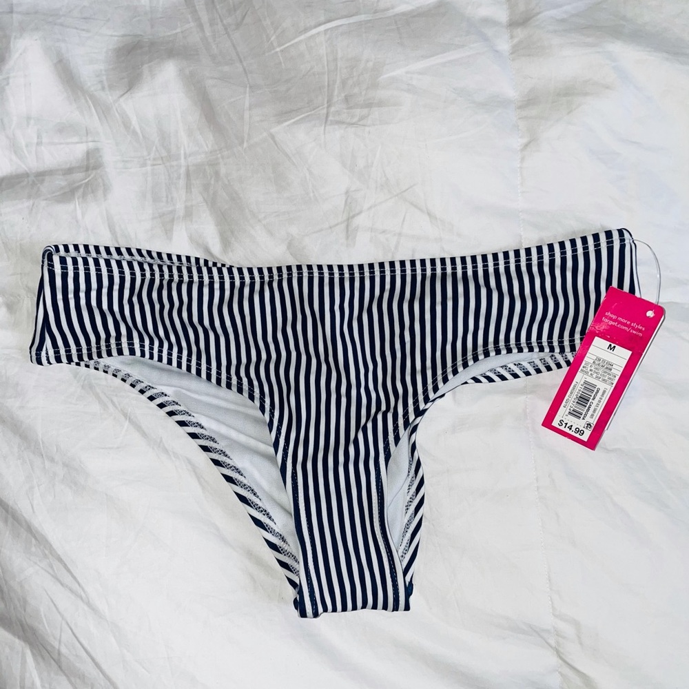 Bikini cheeky bottoms